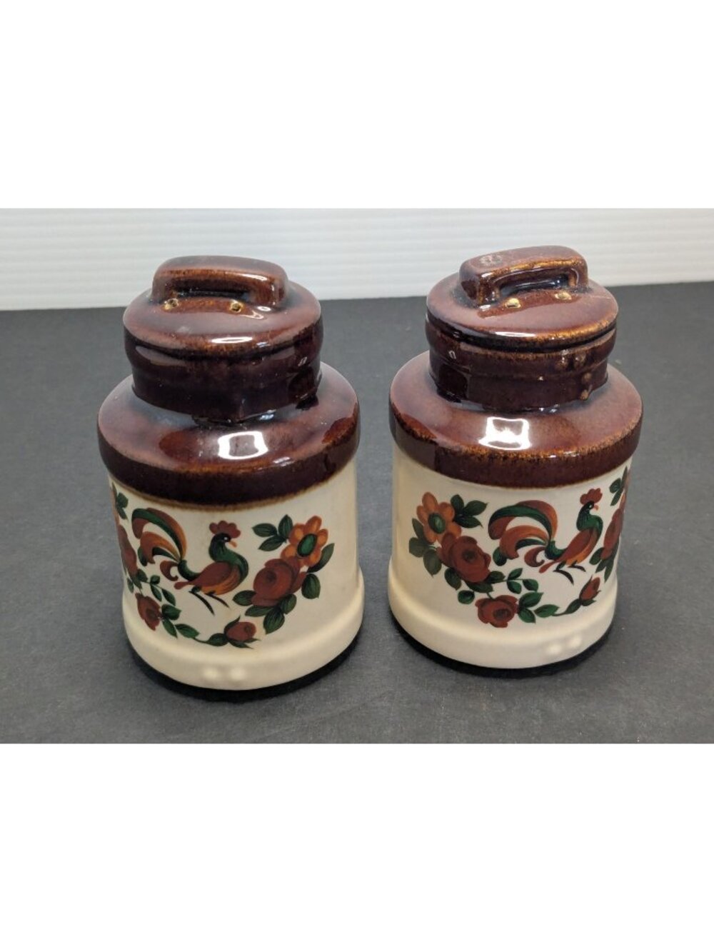Vtg. McCoy Pottery Yorkville Rooster Brown Cream Salt And Pepper Shaker Set US